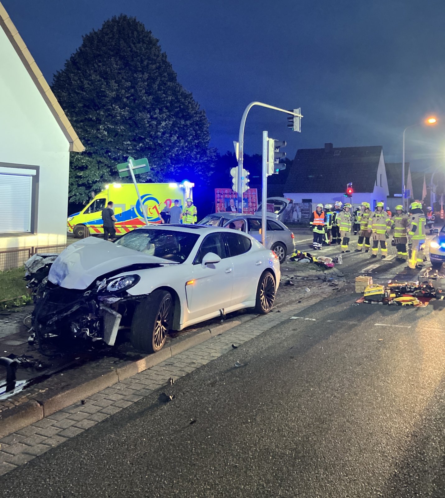 Schwerer Verkehrsunfall in der Papenstraße – Eine Frau verstorben